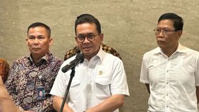 Menteri Perdagangan (Mendag) Budi Santoso mengungkapkan bahwa harga minyak goreng rakyat, atau MinyaKita, diperkirakan akan turun dalam dua hingga tiga hari mendatang.