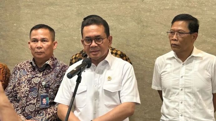 Menteri Perdagangan (Mendag) Budi Santoso usai menghadiri Rapat Koordinasi Nasional Natal dan Tahun Baru di Kantor Kementerian Perdagangan, Jakarta, Kamis (28/11/2024). 