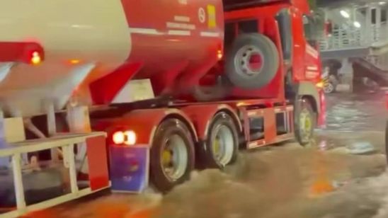 Pintu Air Mookevart Jebol, Banjir di Jalan Daan Mogot Makin Parah