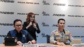Direktorat Reserse Siber Polda Metro Jaya mengungkap jaringan perjudian daring internasional yang beroperasi melalui situs 1XBET. Dalam pengungkapan tersebut, polisi menangkap empat orang yang diduga memiliki peran berbeda dalam sindikat tersebut.