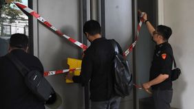Wakil Menteri Imigrasi dan Pemasyarakatan (Imipas) Silmy Karim menyatakan bahwa tersangka kasus dugaan korupsi minyak mentah, Riza Chalid, hingga saat ini masih berada di Malaysia. Pernyataan tersebut disampaikan Silmy kepada awak media di kompleks p