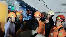 Wagub Jatim Pastikan Evakuasi Korban Runtuhnya Mushalla Ponpes Al Khoziny Maksimal
