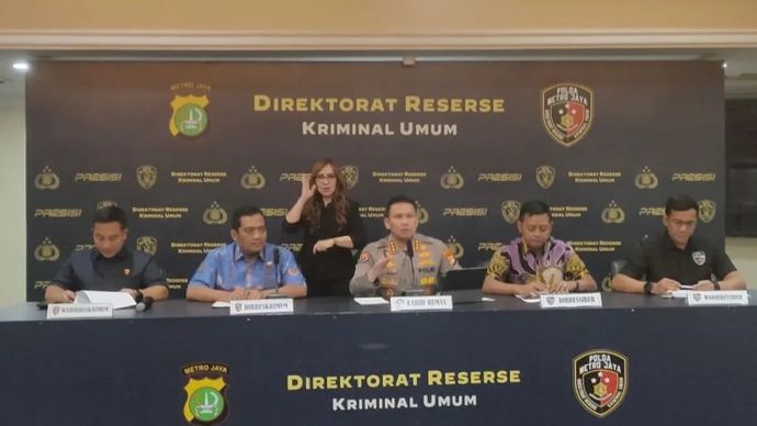 Jumpa pers pengungkapan kasus penyebaran konten provokatif, destruktif, dan berita bohong (hoaks), di Polda Metro Jaya, Jakarta, Jumat (7/8/2026). 