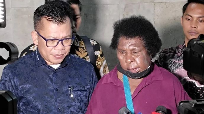 Tokoh perempuan adat dan pejuang lingkungan dari Merauke, Papua Selatan, Yasinta Moiwend alias Mama Sinta saat menyambangi Polda Metro Jaya, Jumat, 29 Mei 2026.
