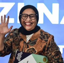 Mensesneg Ungkap Alasan Prabowo Pilih Nanik S. Deyang Pimpin BGN