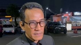 Tim kuasa hukum Roy Suryo dan Tifauzia Tyassuma atau Dokter Tifa akan mengajukan penangguhan penahanan setelah kedua klien mereka resmi ditahan oleh penyidik.