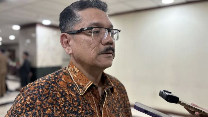 Dekan Fakultas Kedokteran Universitas Indonesia (FK-UI) Prof. Dr. dr. Ari Fahrial Syam, Sp.PD-KGEH menjelaskan bahaya keracunan makanan saat ditemui ANTARA usai mengikuti sebuah konferensi pers di Jakarta, Senin, 29 September 2025.