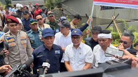 Menteri Koordinator Pangan Zulkifli Hasan, Menteri Lingkungan Hidup Hanif Faisol Nurofiq, Gubernur Jawa Barat Dedi Mulyadi, dan Bupati Bogor Rudy Susmanto melakukan penyegelan terhadap empat tempat wisata di kawasan Puncak, Kabupaten Bogor.