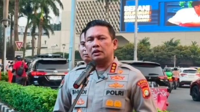 Kabid Humas Polda Metro Jaya, Kombes Pol Budi Hermanto saat memberikan keterangan di Bundaran HI, Jumat, 12 Juni 2026.