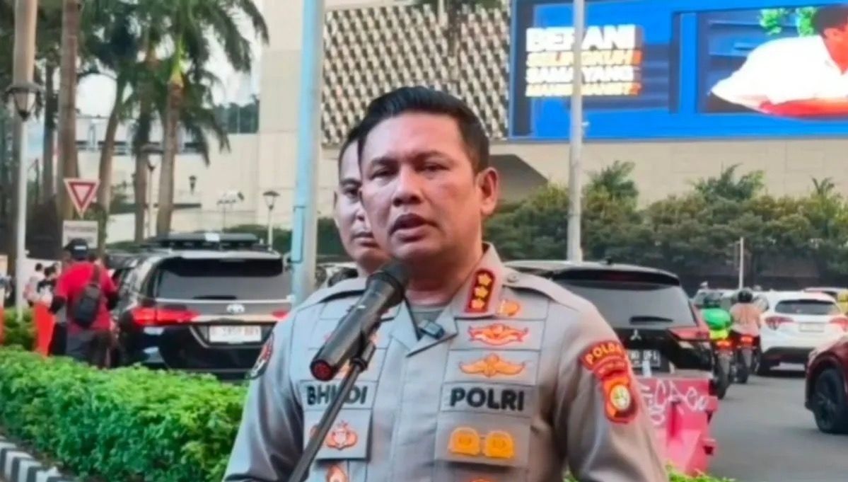 Kabid Humas Polda Metro Jaya, Kombes Pol Budi Hermanto saat memberikan keterangan di Bundaran HI, Jumat, 12 Juni 2026. <b>(Antara)</b>