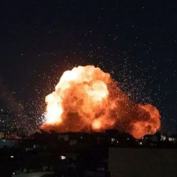 Boom! Iran Serang Kilang Minyak dan Tangki BBM Israel di Haifa