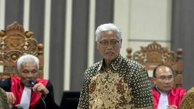 Mantan Direktur Utama Bank Jateng, Supriyatno, menghadapi tuntutan hukuman 10 tahun penjara dalam perkara dugaan korupsi terkait pemberian fasilitas kredit kepada PT Sritex. 