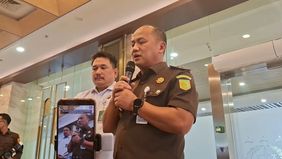 Kejaksaan Agung (Kejagung) membantah kabar yang beredar di media sosial yang menyebut mantan Jaksa Agung Muda Tindak Pidana Khusus (Jampidsus), Febrie Adriansyah berangkat ke Tanah Suci untuk menjalankan ibadah umrah.