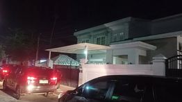 KPK Geledah Dua Rumah Milik Bupati Lombok Barat Usai Periksa Pendopo Bupati