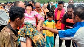 Bupati Kabupaten Kepulauan Mentawai, Sumatera Barat, Rinto Wardana Samaloisa, mengonfirmasi bahwa kapal yang terbalik dan tenggelam di Selat Sipora saat mengangkut 18 penumpang, mengalami kelebihan kapasitas.