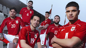 Timnas Indonesia akan segera merilis jersi tandang terbaru pada Senin, 3 Februari 2025 pukul 17.00 WIB. Pengumuman ini disampaikan melalui akun Instagram resmi jenama olahraga timnas Indonesia, Erspo, pada Minggu 2 Februari 2025.