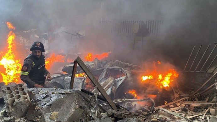 Foto menunjukkan kebakaran yang disebabkan oleh serangan udara Israel di Beirut, Lebanon, Rabu (8/4/2026). ANTARA/Xinhua/Bilal Jawich/aa.