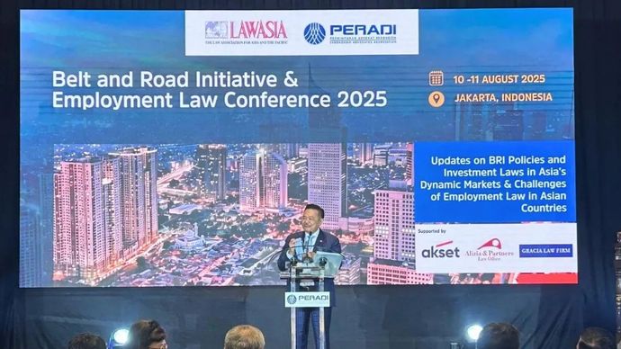 Ketua Umum Dewan Pimpinan Nasional Perhimpunan Advokat Indonesia (DPN Peradi) Otto Hasibuan dalam acara 