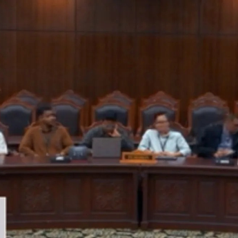 MK Tolak Uji UU Polri soal Masa Jabatan Kapolri, Permohonan Dinilai Kabur