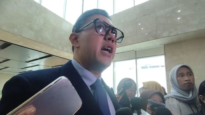 Wakil Ketua Komisi I DPR RI Dave Laksono di Kompleks Parlemen, Senayan, Jakarta, Kamis, 24 Juli 2025.