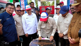 Menteri Koperasi Ferry Juliantono menegaskan bahwa pembangunan stasiun pengisian bahan bakar umum nelayan (SPBUN) di wilayah pesisir menjadi bukti nyata kehadiran negara dalam meningkatkan kesejahteraan masyarakat, khususnya para nelayan.
