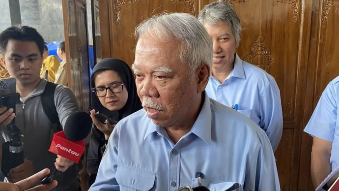 Kepala Otorita Ibu Kota Nusantara (OIKN) Basuki Hadimuljono menjawab pertanyaan wartawan di kompleks parlemen, Senayan, Jakarta, Senin (30/3/2026). ANTARA/Fath Putra Mulya/aa.