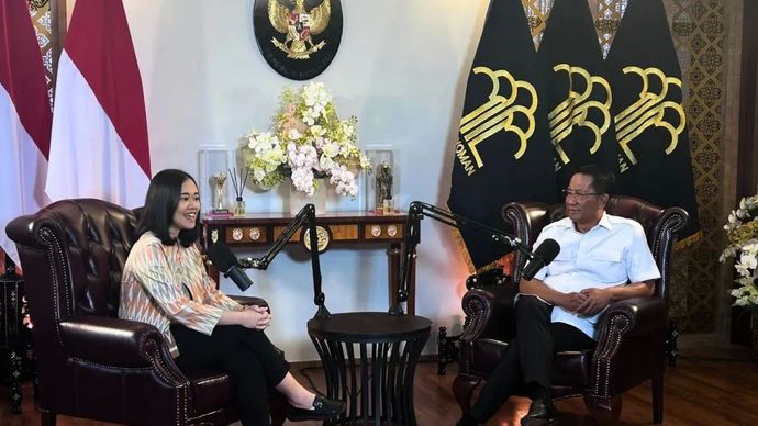 Menteri Hukum Supratman Andi Agtas (kanan) dalam wawancara khusus dengan ANTARA di Jakarta, Selasa, 5 Agustus 2025.