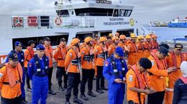 Tim SAR Perluas Area Pencarian Korban KMP Tunu Pratama Jaya di Selat Bali