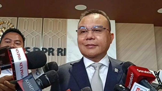 Wakil Ketua DPR RI Sufmi Dasco Ahmad saat memberi keterangan pers di kompleks parlemen, Jakarta, Selasa, 26 Agustus 2025.
