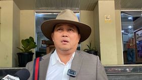 Kuasa hukum kepala cabang pembantu (KCP) bank di Jakarta Pusat berinisial MIP (37), Boyamin Saiman, menyatakan keberatan terhadap pasal yang dikenakan kepada 15 tersangka penculikan yang berujung kematian.