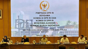 Wakil Ketua DPR RI Sufmi Dasco Ahmad menyatakan bahwa berbagai persoalan ketenagakerjaan, termasuk pemutusan hubungan kerja (PHK), dapat ditangani lebih cepat melalui Satuan Tugas Mitigasi PHK dan Kesejahteraan Buruh yang telah dibentuk pemerintah.
