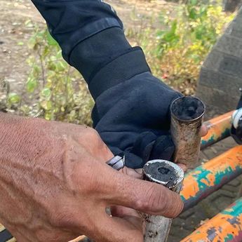 Selongsong Gas Air Mata Jadi Incaran Pemulung, Dijual Rp12 Ribu per Kilogram