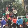 Hujan Deras Tak Surutkan Semangat Ojol Gelar Aksi di Jakarta