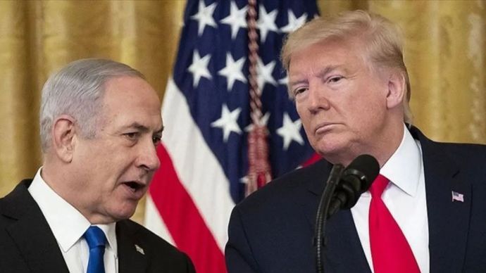 Arsip foto - Pemimpin otoritas Israel Benjamin Netanyahu (kiri) bersama Presiden AS Donald Trump.