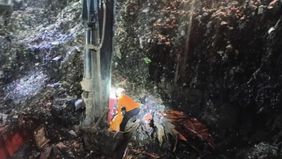 Jumlah korban meninggal dunia akibat longsor gunungan sampah di Tempat Pengolahan Sampah Terpadu (TPST) Bantargebang, Desa Ciketing Udik, Kecamatan Bantargebang, Kota Bekasi, Jawa Barat, bertambah menjadi empat orang.