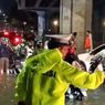 Banjir di Kolong Ring Road Picu Kemacetan Total di Depan Kantor Pemkot Jakbar