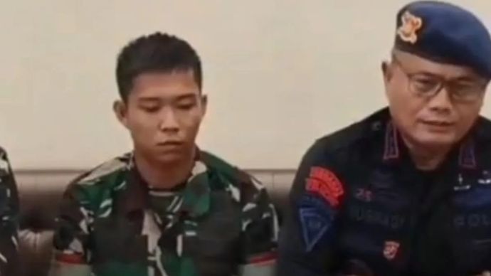 Komandan Satuan Brimob Polda Sumsel Kombes Pol Susnadi mengklarifikasi terkait beredarnya video yang menampilkan dirinya saat mengamankan Pratu Handika Novaldo saat terjadi aksi unjuk rasa di Palembang, Minggu 31 Agustus 2025 dinihari.  ANTARA/Tangkapan layar video medsos.