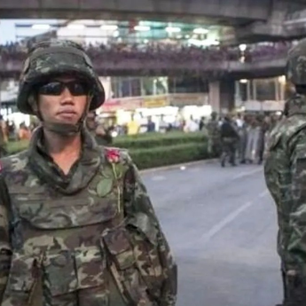 "Lelah Hadapi Istri? Mari Gabung Wajib Militer!"