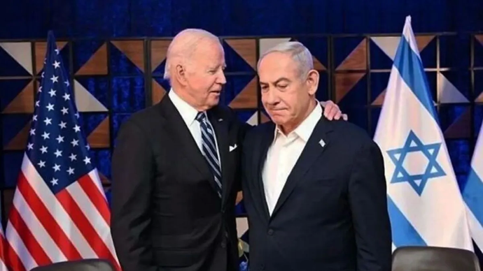 Arsip foto - Presiden Amerika Serikat Joe Biden (kiri) dan Perdana Menteri Israel Benjamin Netanyahu (kanan) bertemu di Tel Aviv pada 18 Oktober 2023.