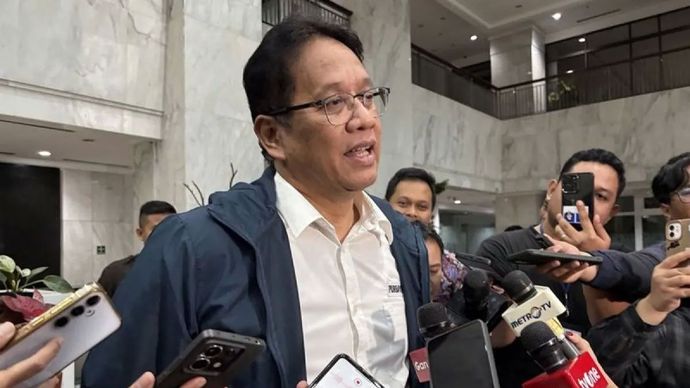 Menteri Keuangan Purbaya Yudhi Sadewa menjawab pertanyaan wartawan dalam wawancara cegat di Kantor Kementerian Keuangan, Jakarta, Selasa (21/10/2025). 