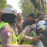 Sopir di Cengkareng Tewas di Dalam Mobil, Tubuh Sudah Membiru