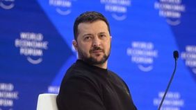 Presiden Ukraina Volodymyr Zelensky mengumumkan bahwa negaranya akan menerapkan gencatan senjata dengan Rusia mulai Rabu.