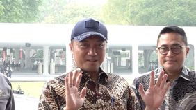 Menteri Sekretaris Negara (Mensesneg) Prasetyo Hadi menegaskan bahwa masyarakat yang hadir di Upacara Detik-detik Proklamasi dan Penurunan Bendera HUT Ke-80 Republik Indonesia di Istana Merdeka, Jakarta, pada 17 Agustus 2025, tidak diwajibkan mengena