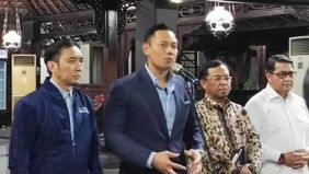 Ketua Umum Partai Demokrat, Agus Harimurti Yudhoyono (AHY), menegaskan pentingnya penegakan hukum tanpa kompromi terhadap para pelaku kerusuhan di Surabaya yang merusak sekaligus membakar Gedung Grahadi.