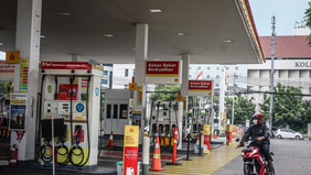 Shell Indonesia resmi menunjuk Andri Pratiwa sebagai Presiden Direktur dan Country Chair yang baru, menggantikan Ingrid Siburian. Penunjukan ini akan mulai berlaku efektif pada 1 Mei 2026, menandai babak baru kepemimpinan perusahaan energi tersebut.