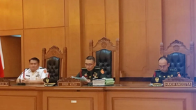 Majelis hakim di Pengadilan Militer II-08 Jakarta secara tegas menolak seluruh nota keberatan (eksepsi) yang diajukan para terdakwa beserta tim penasihat hukum dalam perkara dugaan pembunuhan kepala cabang bank di Jakarta.