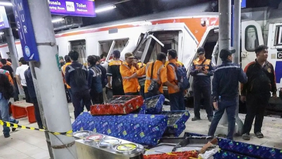 Ketua Forum Perkeretaapian Masyarakat Transportasi Indonesia (MTI), Deddy Herlambang, menekankan pentingnya langkah mitigasi terhadap kendaraan mogok di perlintasan sebidang, menyusul kecelakaan kereta yang terjadi di Bekasi Timur.