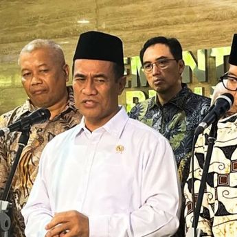 Mentan Tegaskan Pabrik Gula Tetap Beroperasi
