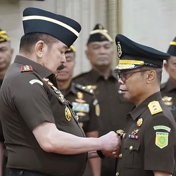 Jaksa Agung Lantik Jambin dan Staf Ahli, Tekankan Integritas dan Tanggung Jawab Jabatan