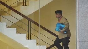 Komisi Pemberantasan Korupsi (KPK) mencekal mantan Menteri Agama Yaqut Cholil Qoumas untuk bepergian ke luar negeri karena dugaan korupsi dalam penentuan kuota dan penyelenggaraan ibadah haji pada Kementerian Agama tahun 2023-2024. Larangan ini juga 